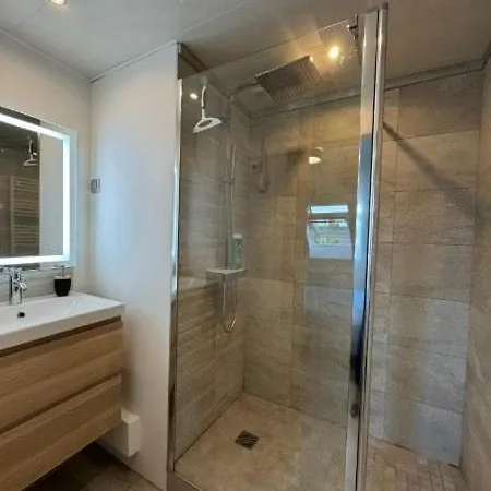 Appartement Beachfront With Pool