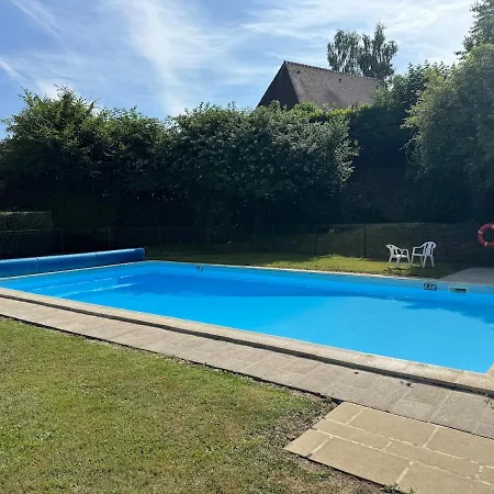 Beachfront With Pool Appartement Deauville